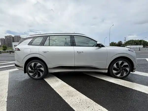 Dongfeng e008 2024