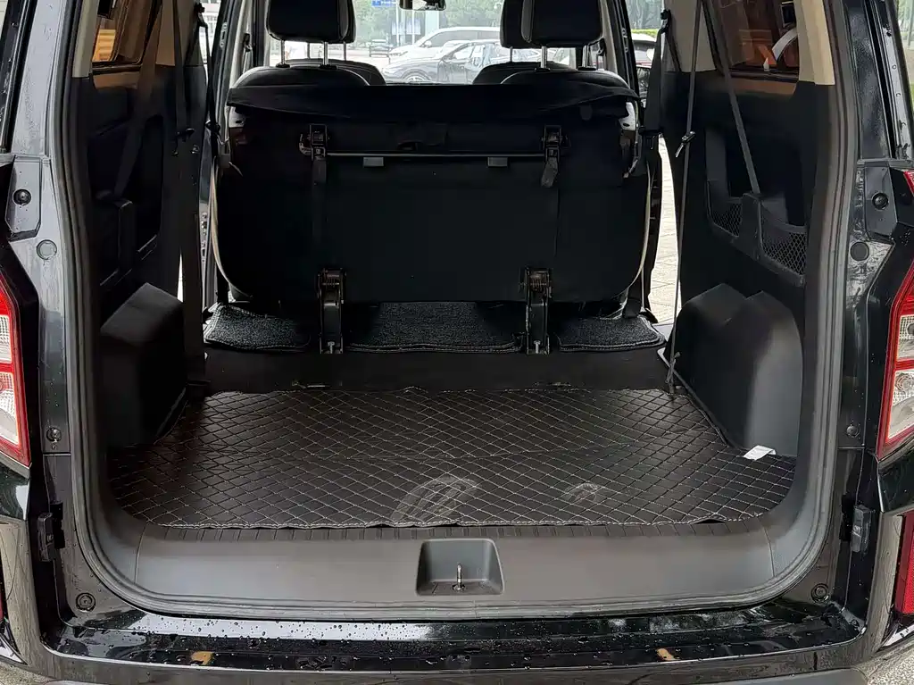 Wuling Journey 2023