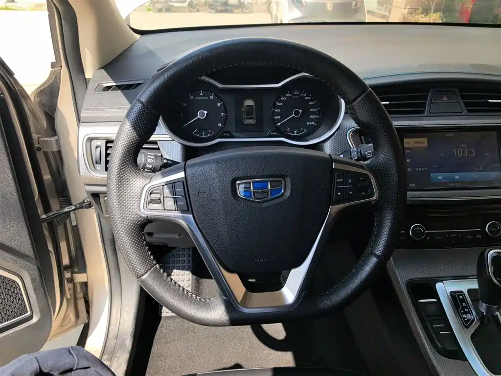 Geely Emgrand GS 2017 — фото 11