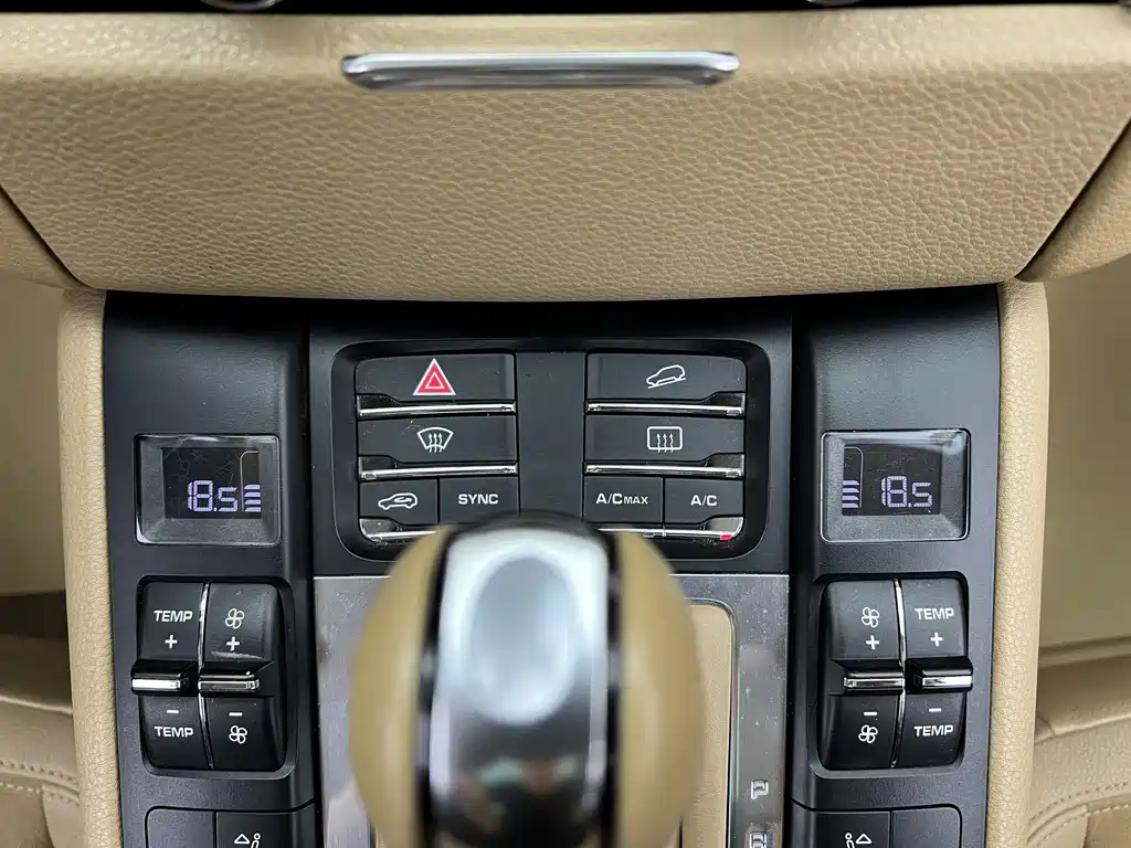Porsche Macan 2015 — фото 20