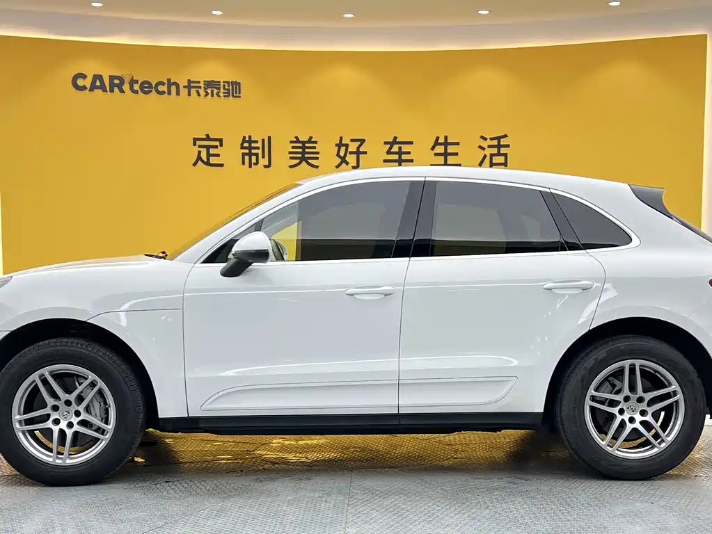 Porsche Macan 2015 — фото 27