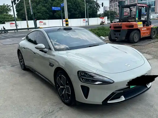 Xiaomi SU7 2025