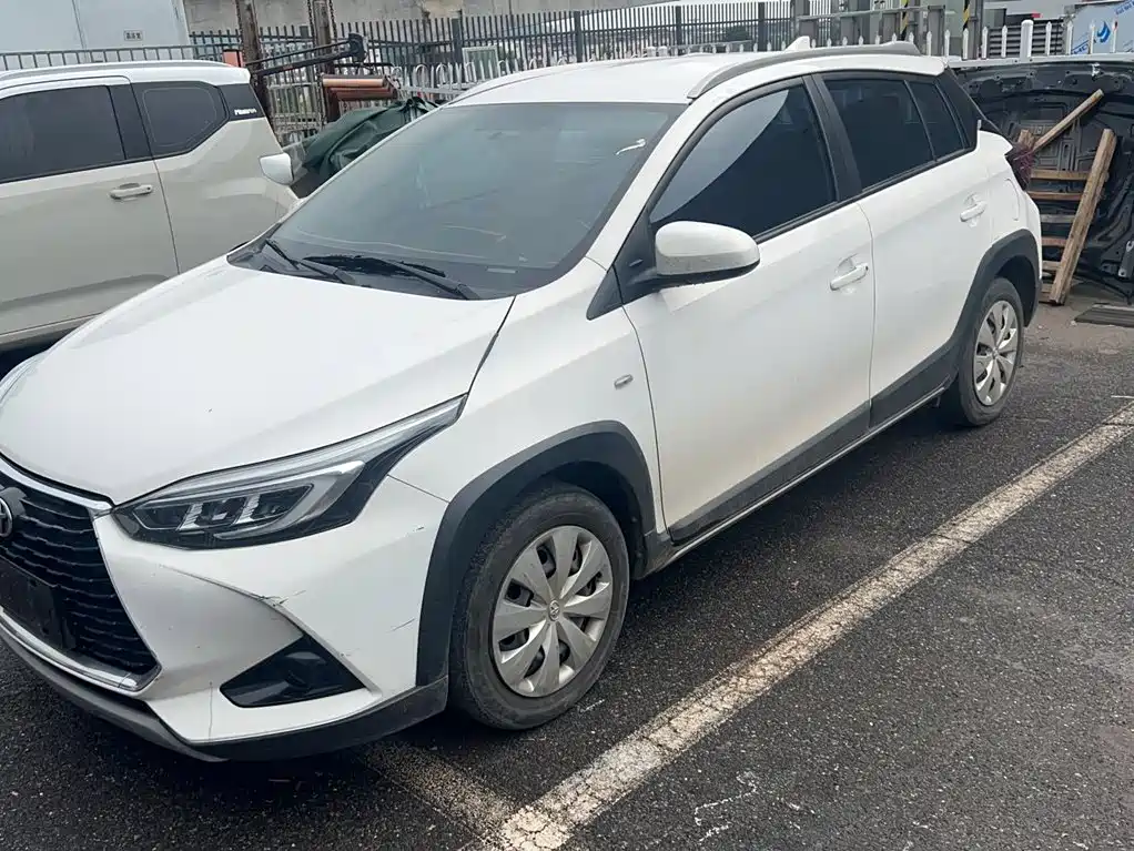 Toyota Yaris L 2023