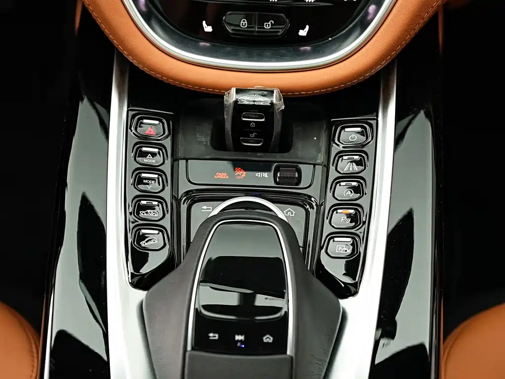 Aston Martin DBX — фото 16