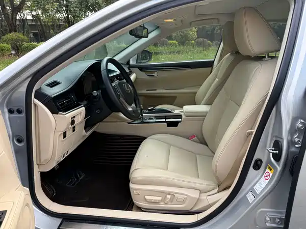 Lexus ES 2013