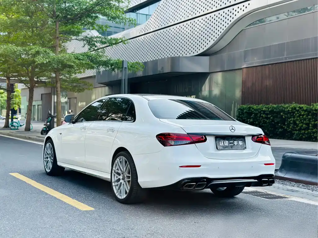 Mercedes-Benz E-Class 2022 — фото 3