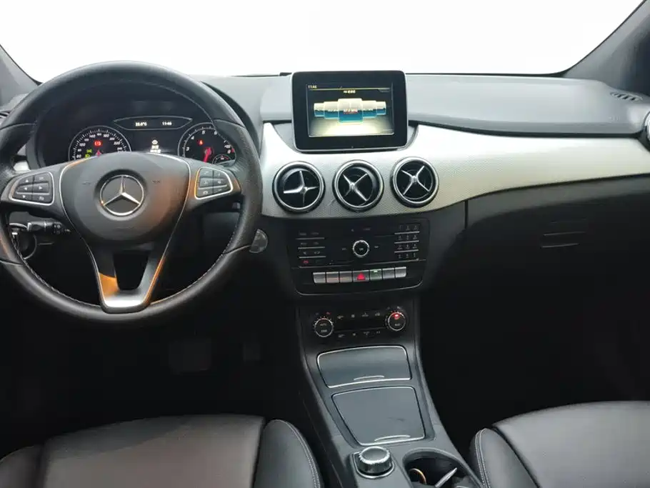Mercedes-Benz B-Class 2016 — фото 12