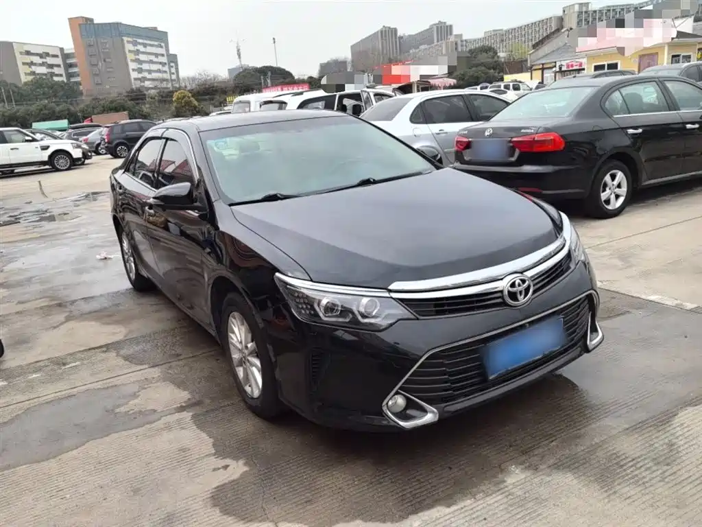 Toyota Camry 2017 — фото 4