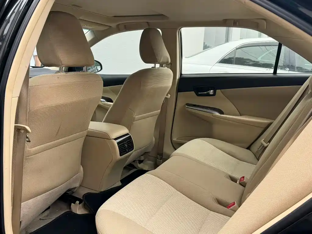 Toyota Camry 2015 — фото 9