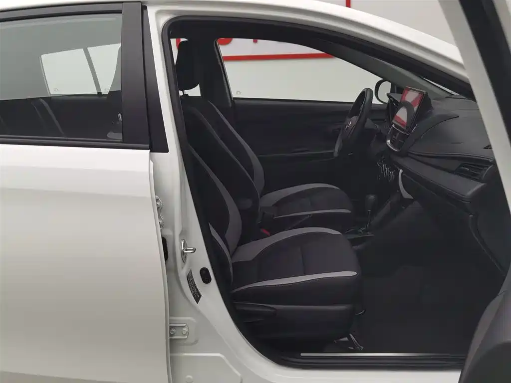 Toyota Yaris L 2020 — фото 23
