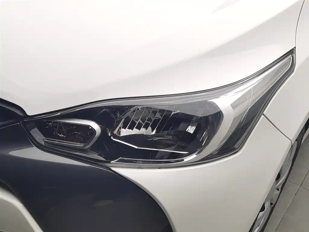Toyota Yaris L 2020 — фото 7