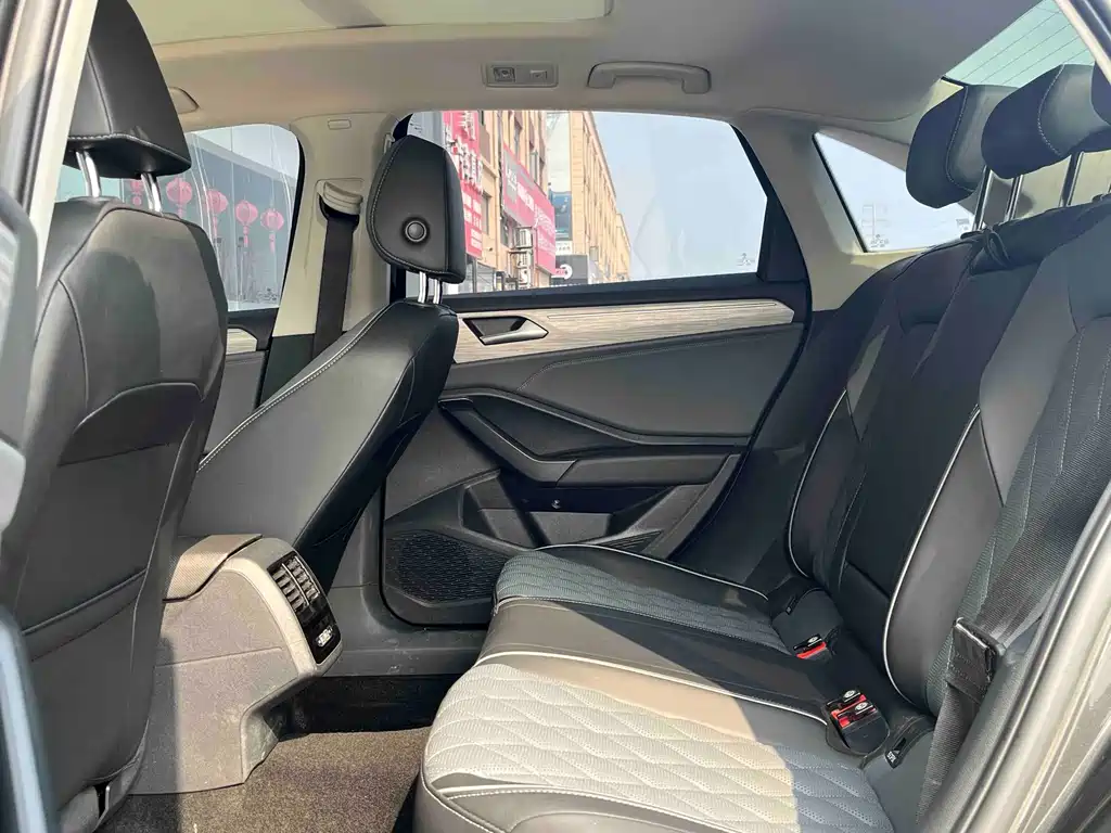 Volkswagen Sagitar 2024
