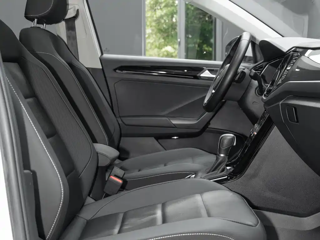 Volkswagen T-Roc 2022 — фото 14