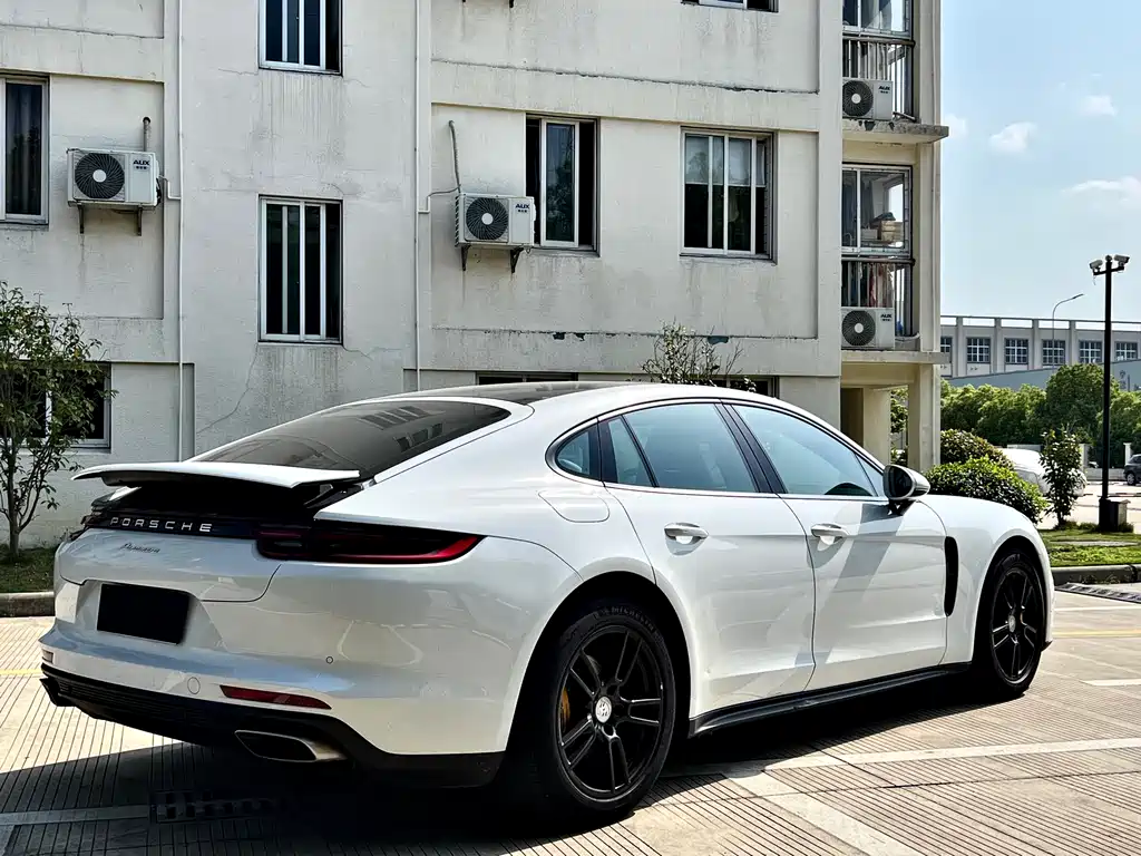 Porsche Panamera 2019 — фото 13