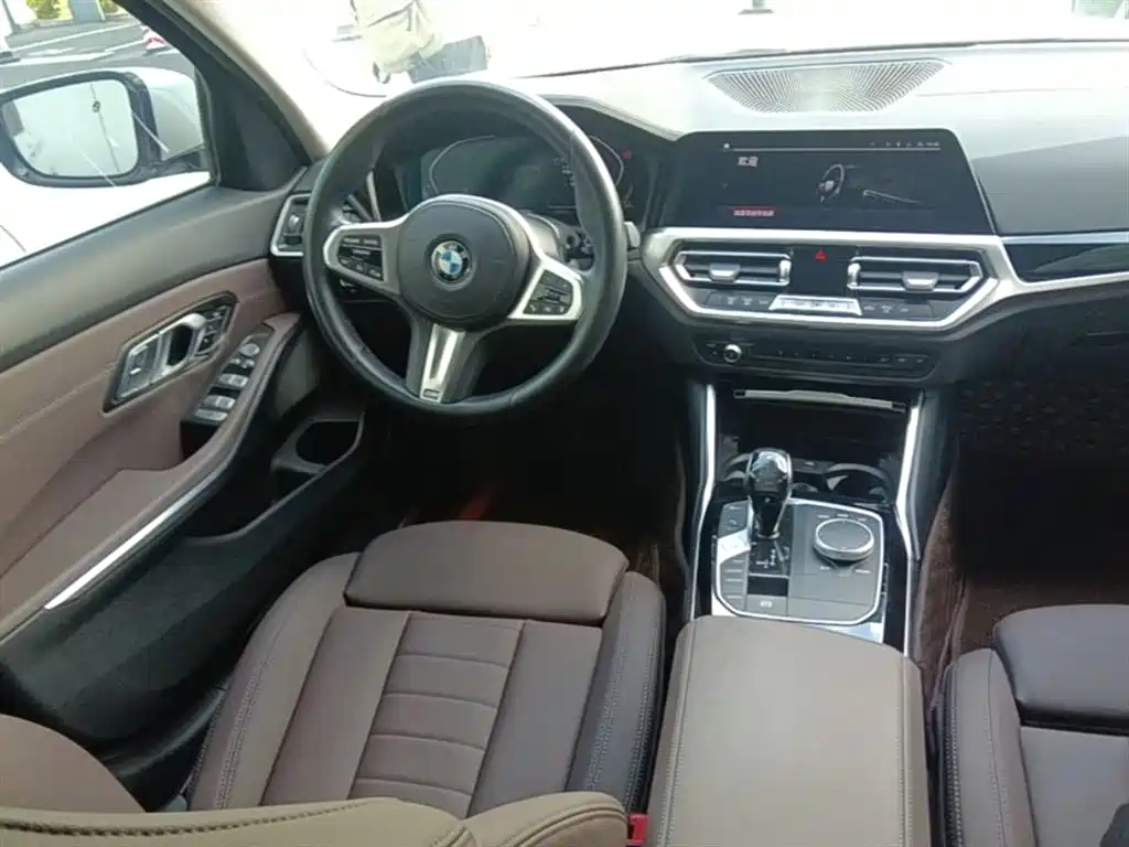 BMW 3 Series 2021 — фото 16