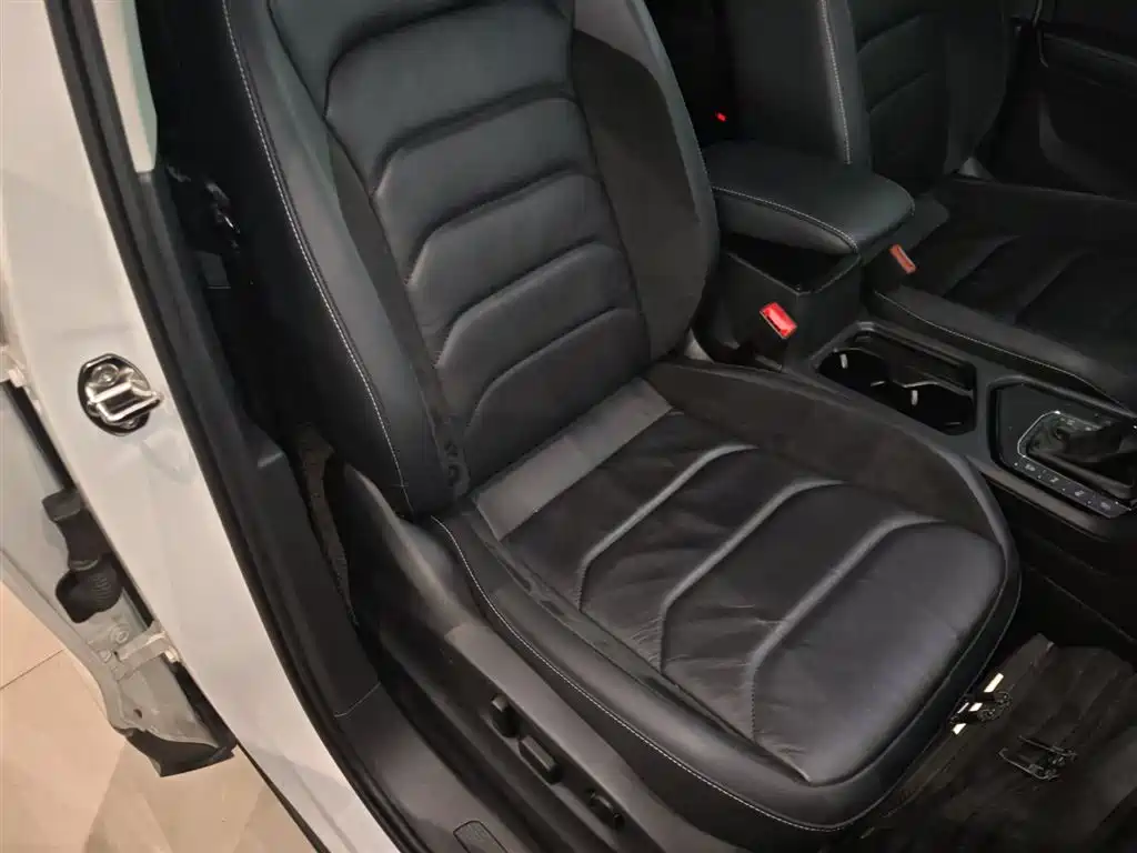 Volkswagen Tiguan L 2018 — фото 25