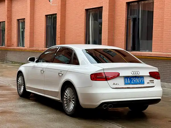 Audi A4L 2016