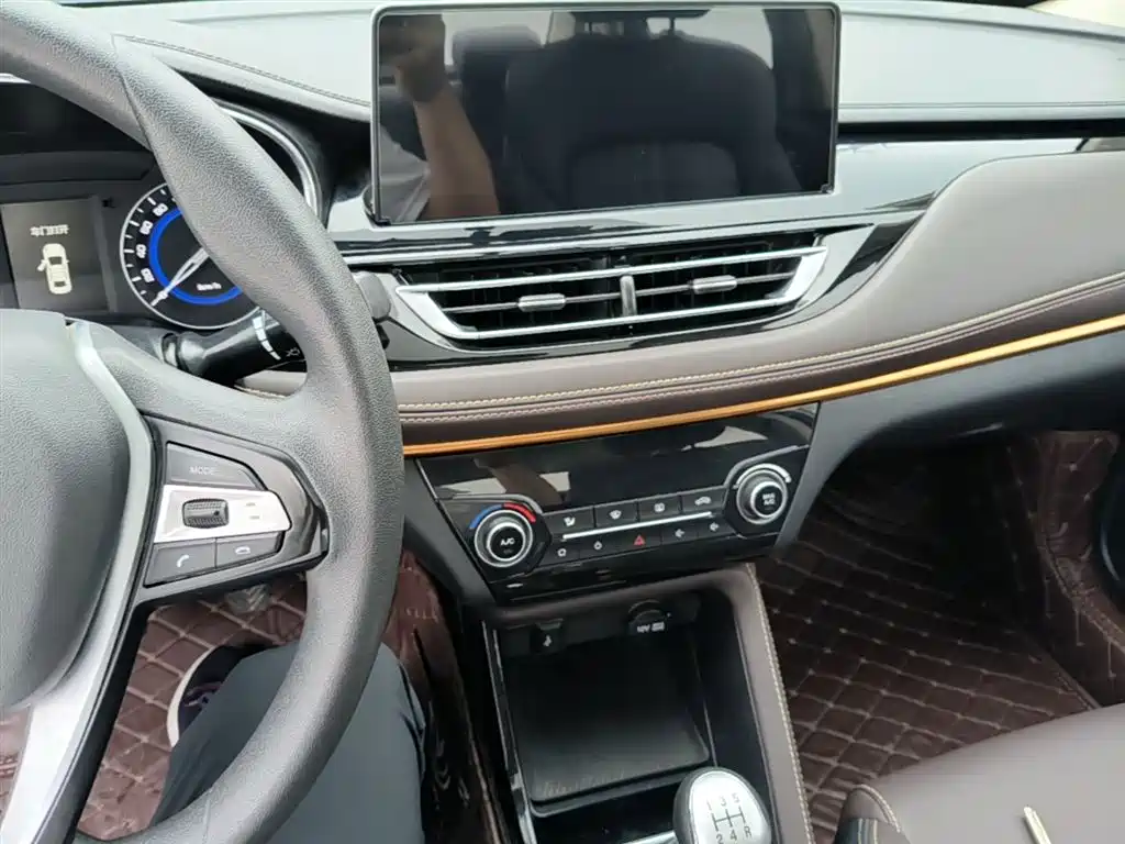 Changan Eado DT 2018 — фото 13