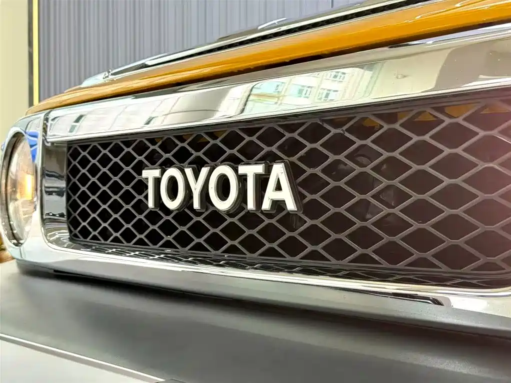 Toyota FJ Cruiser 2020 — фото 6