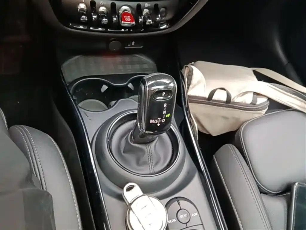 MINI Clubman 2020 — фото 14