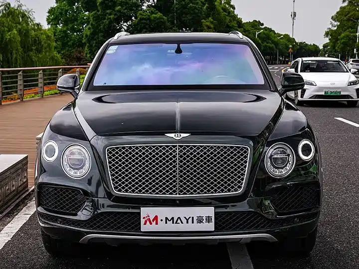 Bentley Bentayga 2017 — фото 8