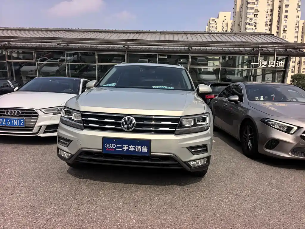 Volkswagen Tiguan L 2018 — фото 2