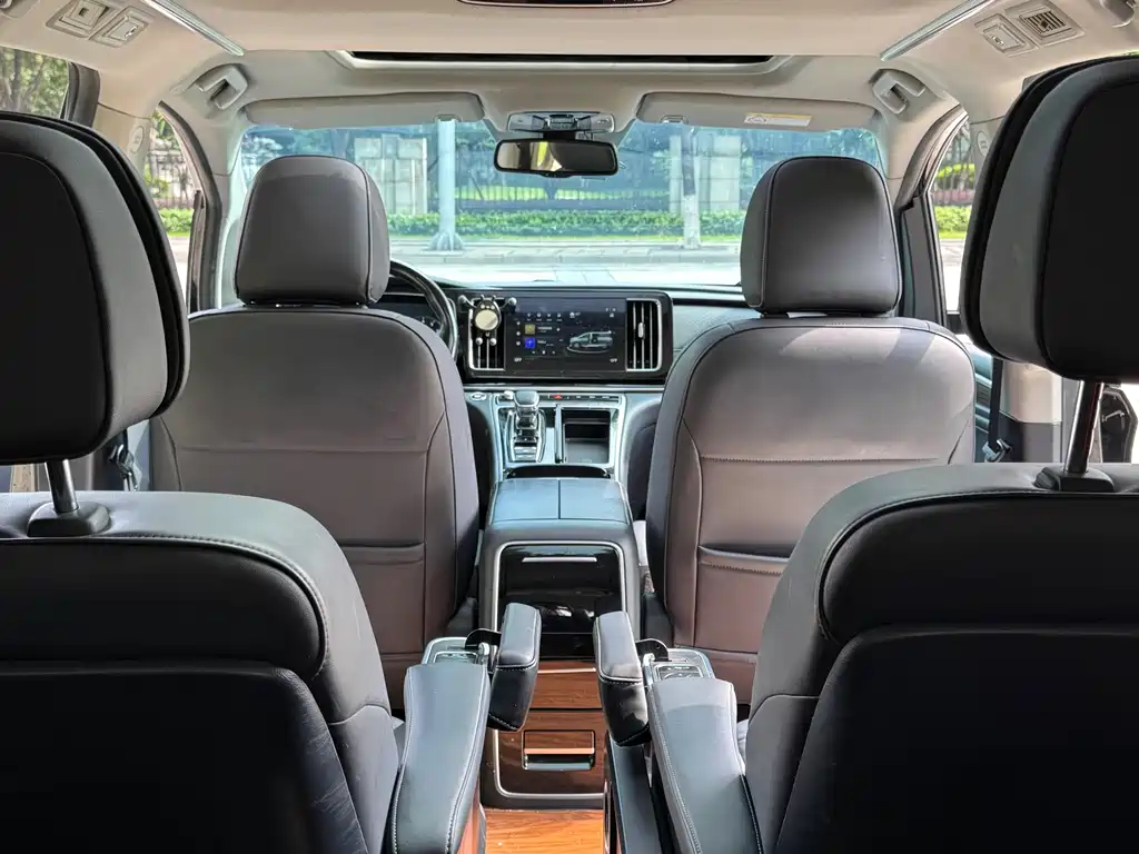 GAC Motor Trumpchi M8 2021 — фото 24