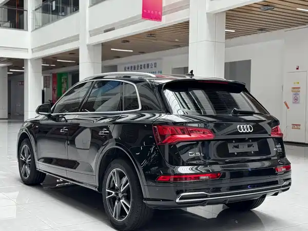 Audi Q5L 2021