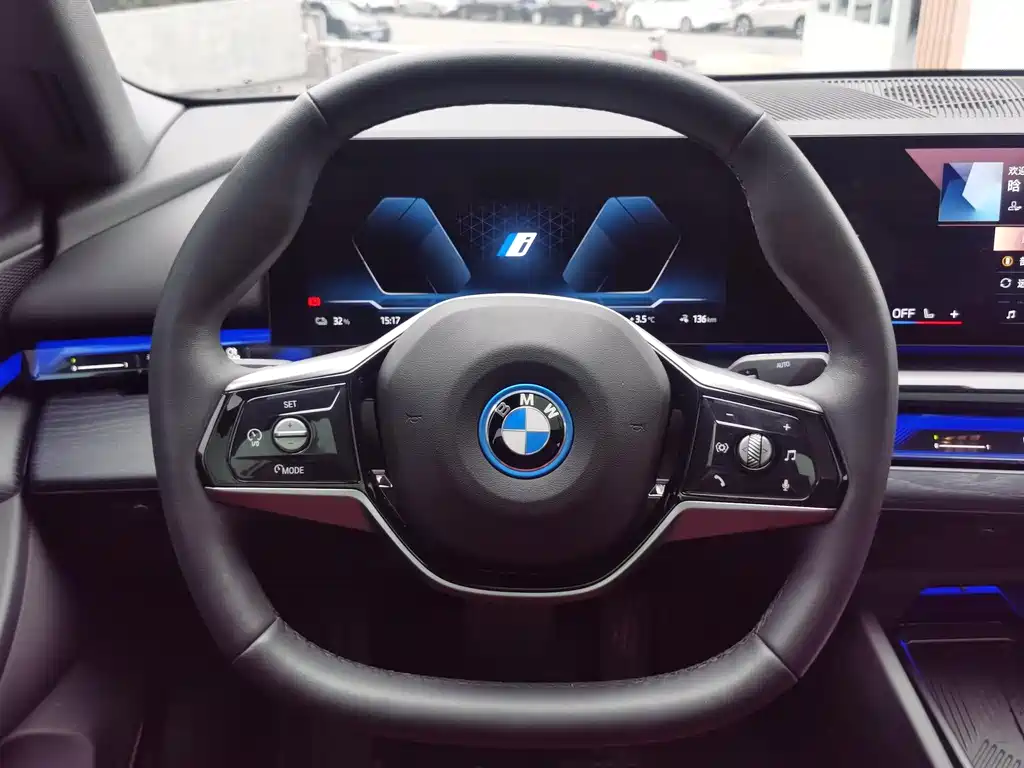 BMW i5 2025 — фото 13