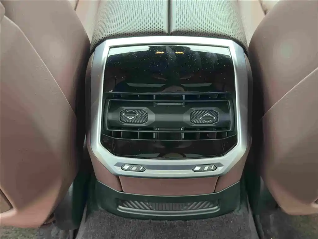 BMW i7 2023 — фото 14