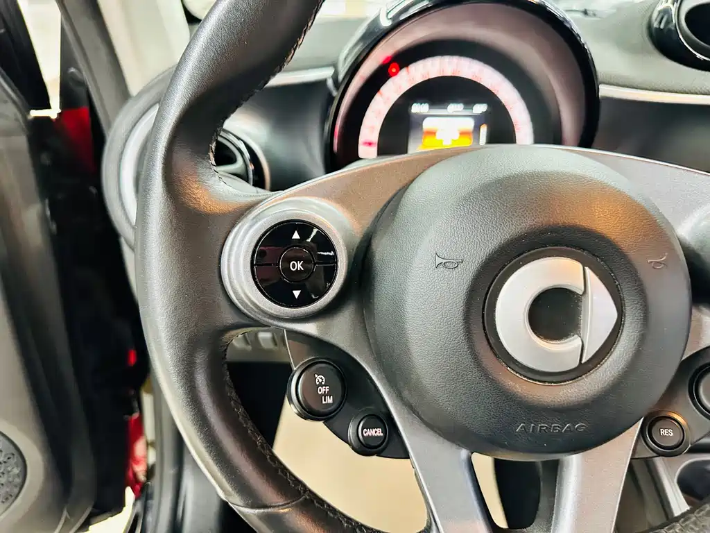 smart Fortwo 2018 — фото 42