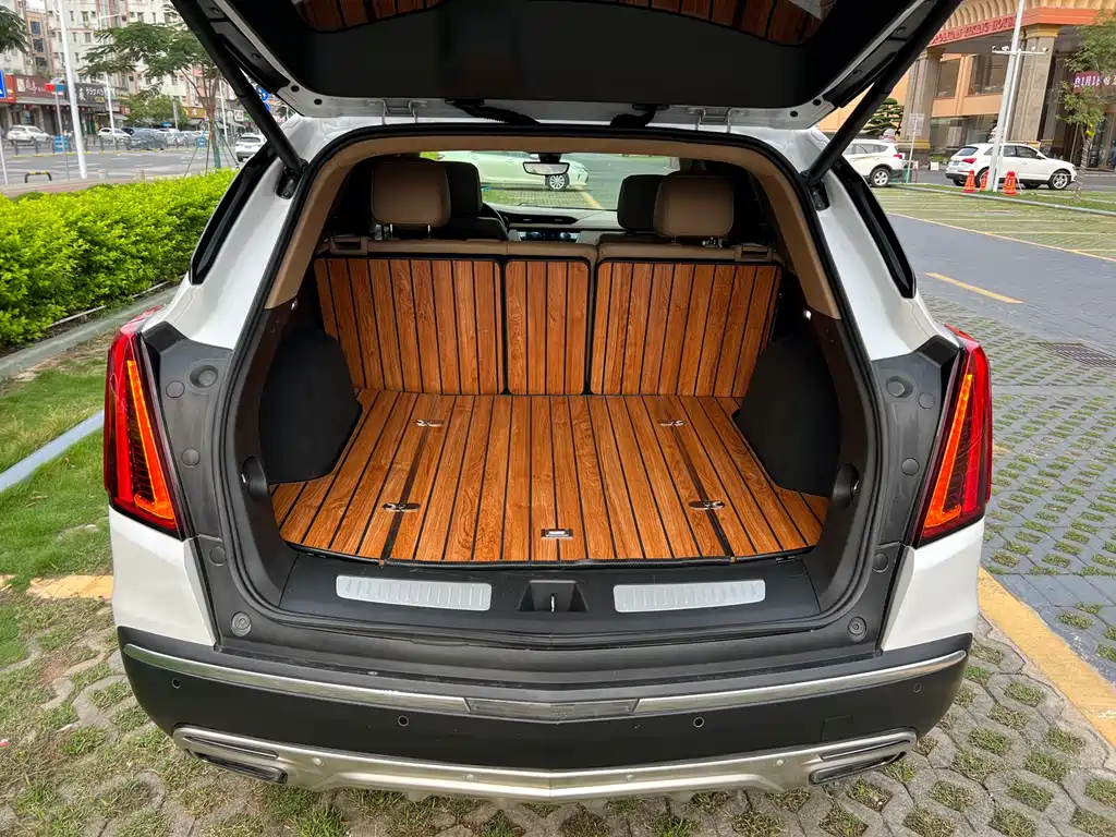 Cadillac XT5 2020 — фото 9