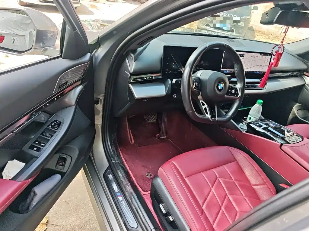BMW 5 Series 2024 — фото 12