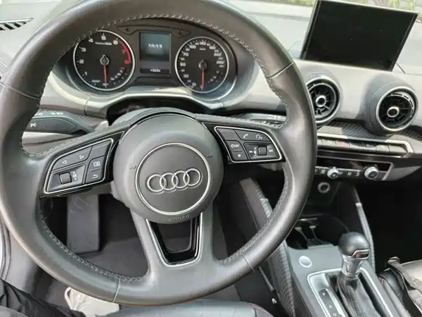 Audi Q2L 2021
