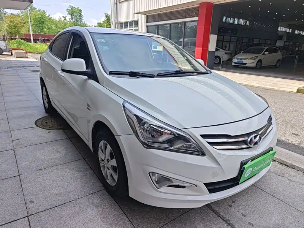 Hyundai Verna 2015