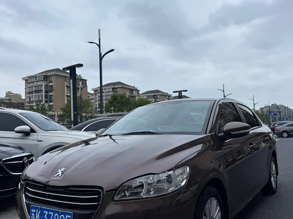 Peugeot 301 2014 — фото 1
