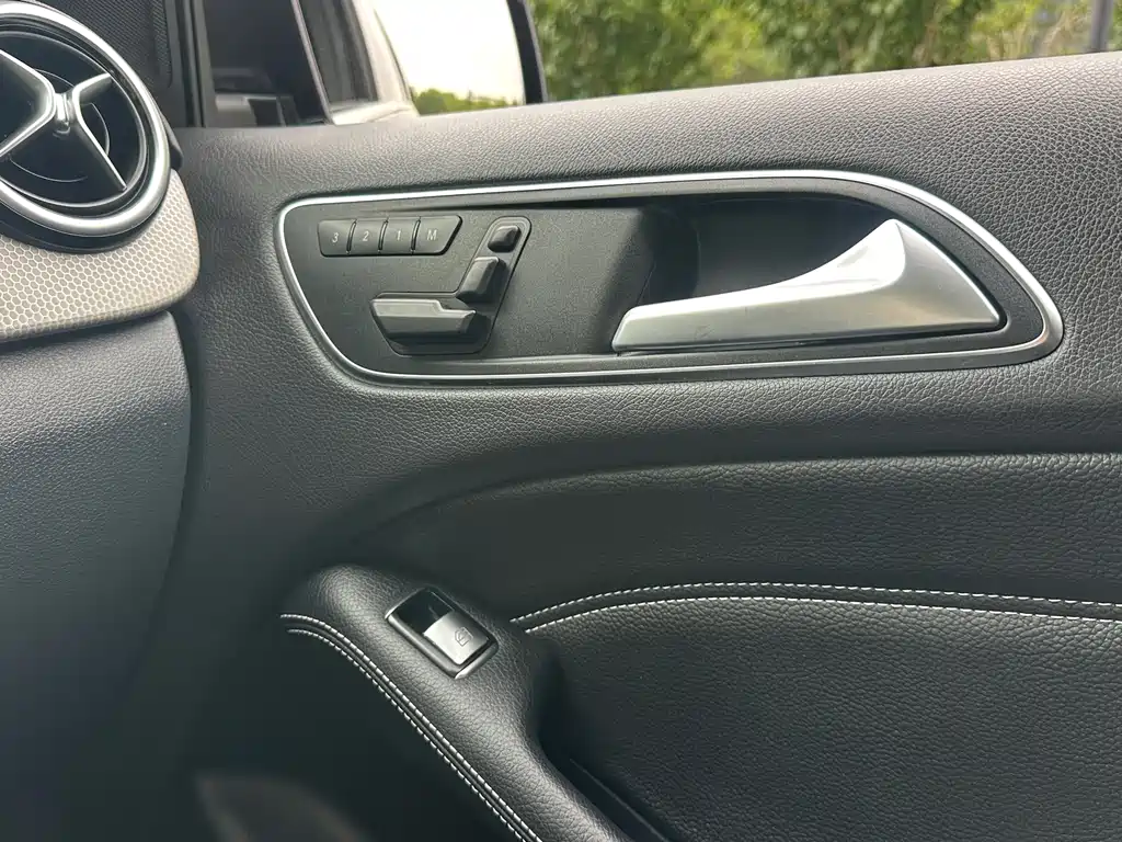 Mercedes-Benz B-Class 2015 — фото 18