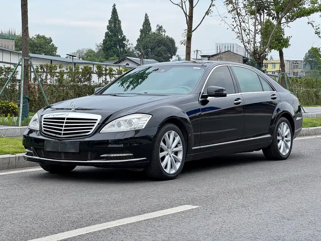 Mercedes-Benz S-Class 2011