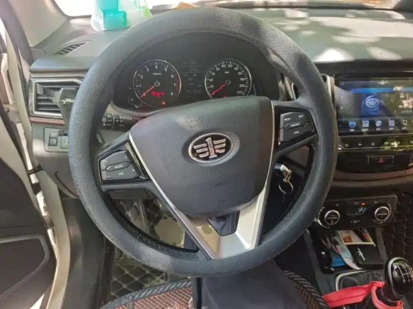FAW Senya R7 2017