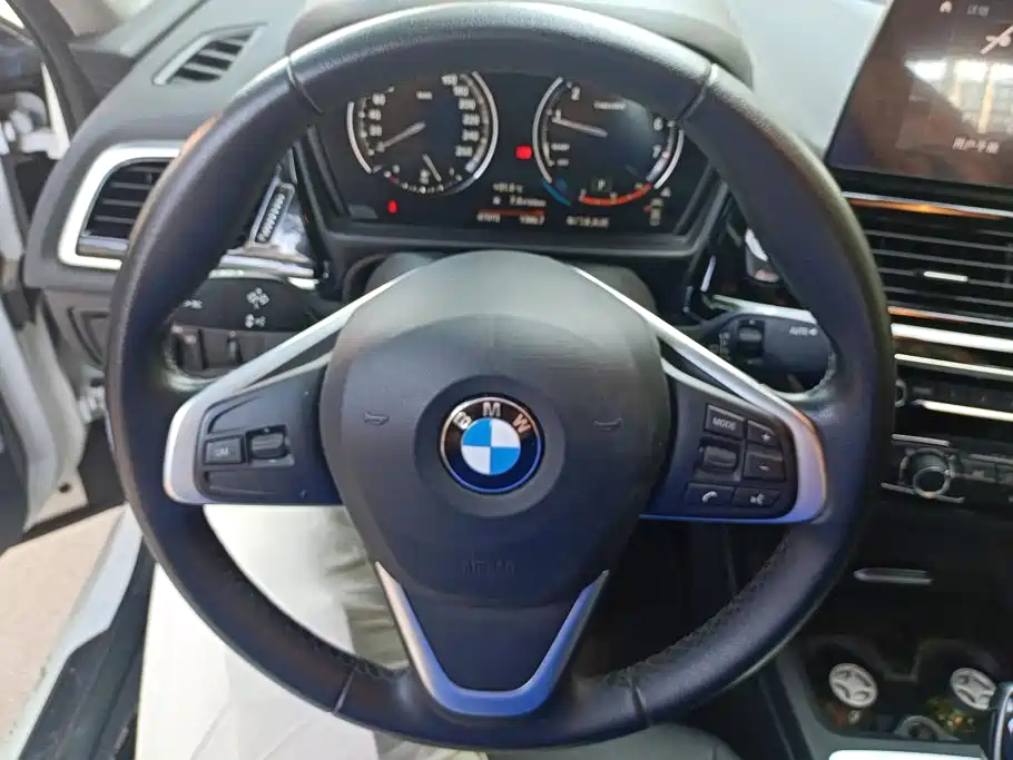 BMW 1 Series 2021 — фото 14