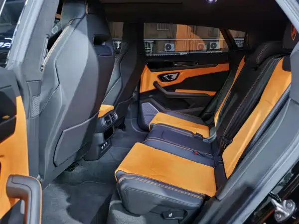 Lamborghini Urus 2021