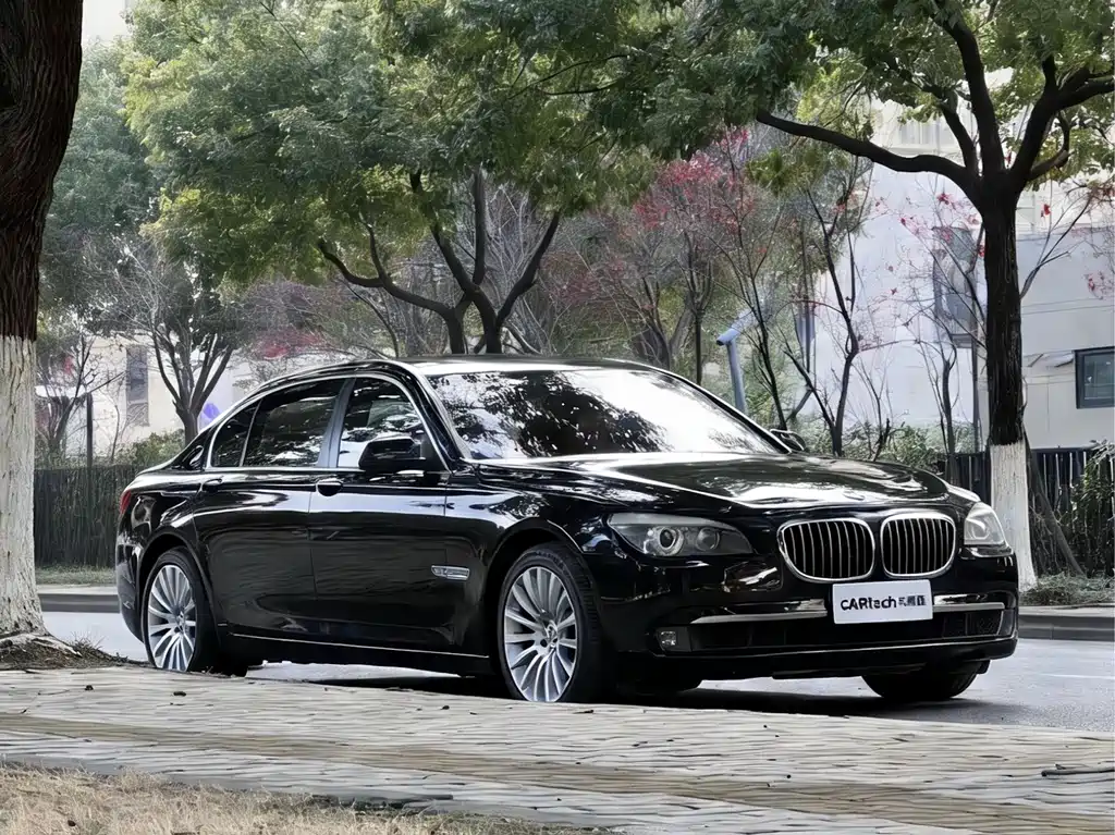 BMW 7 Series 2012 — фото 3