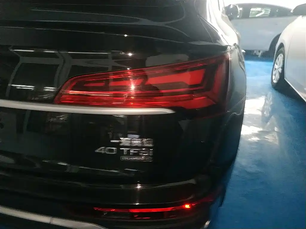 Audi Q5L Sportback 2022 — фото 8
