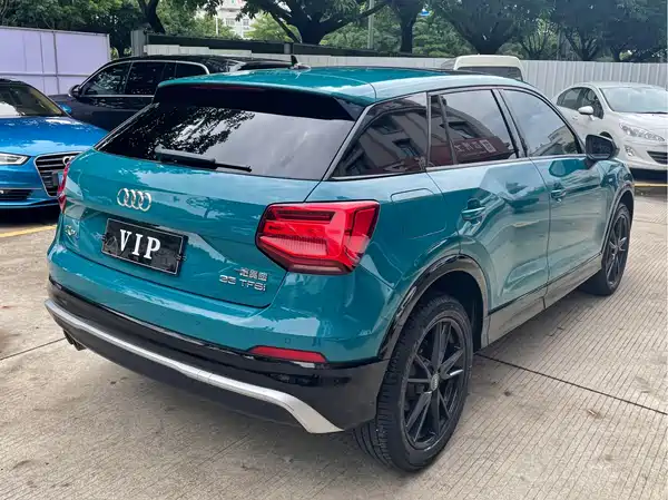 Audi Q2L 2018