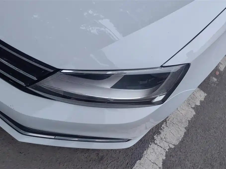 Volkswagen Sagitar 2017