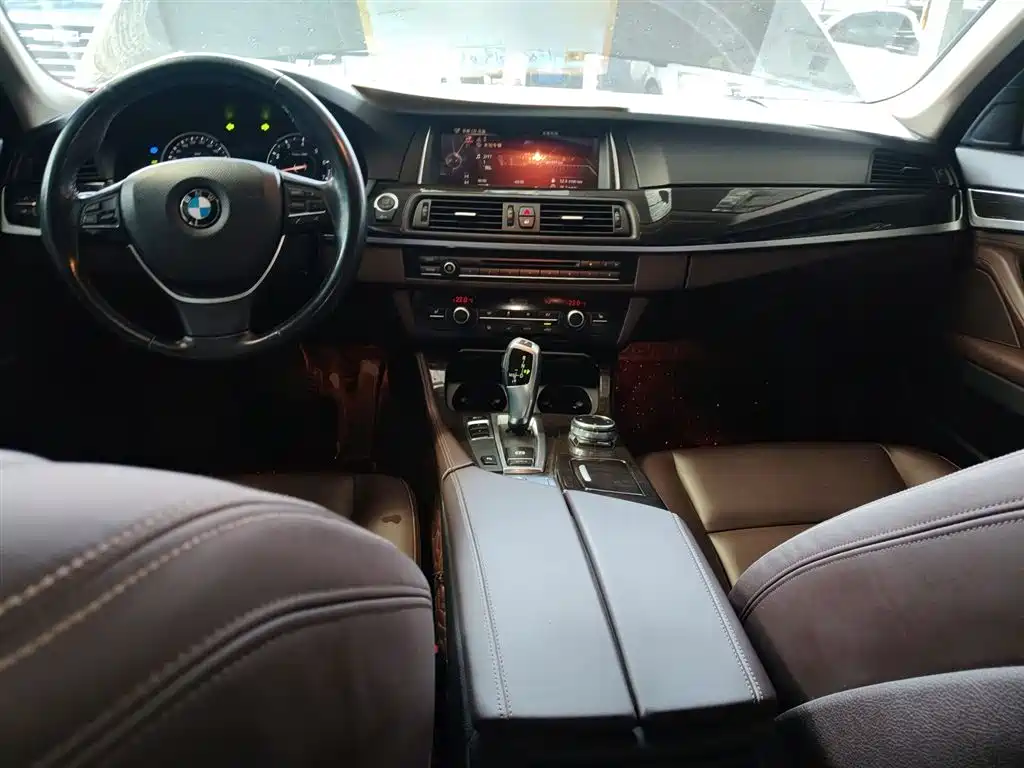 BMW 5 Series 2016 — фото 3