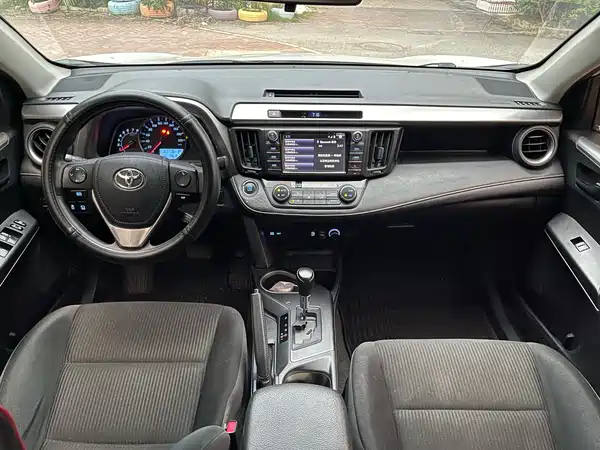 Toyota RAV4 2017