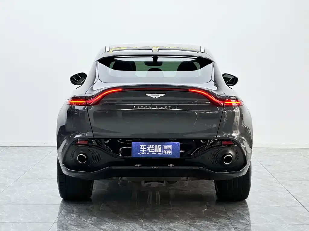 Aston Martin DBX 2024 — фото 5