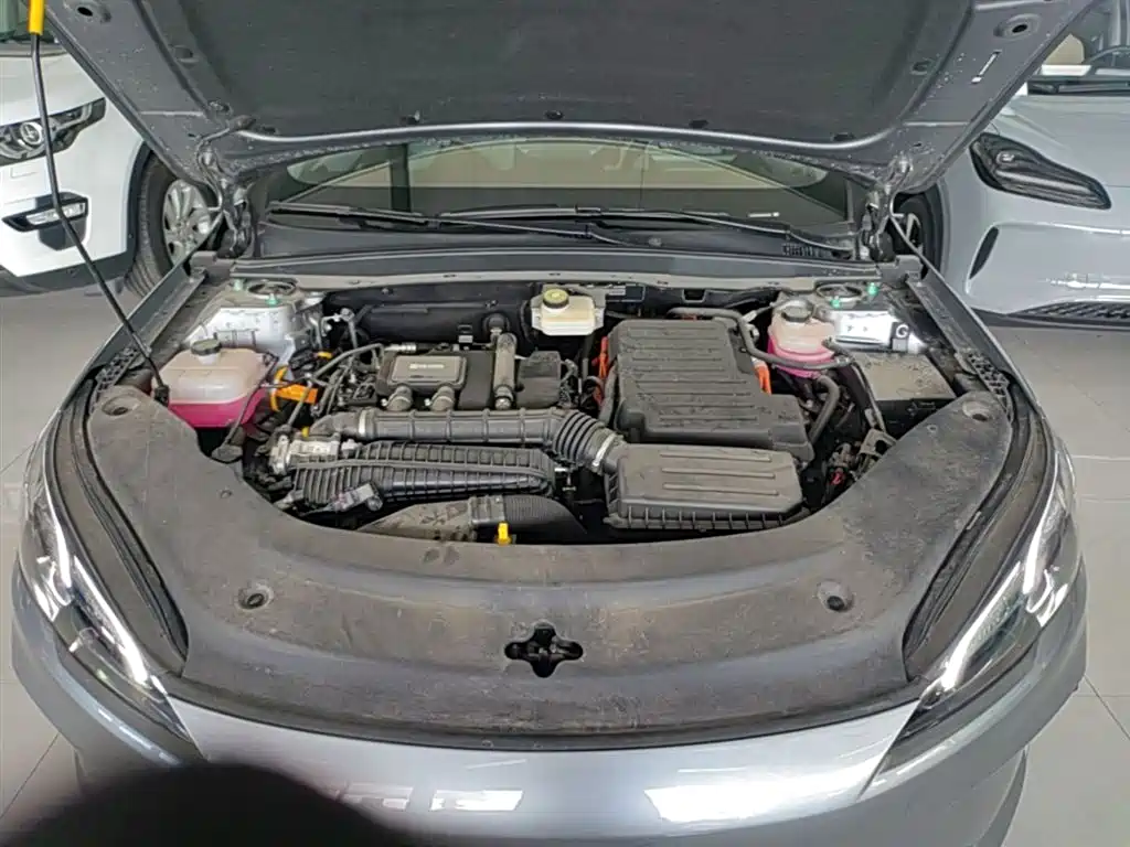 BYD Seal 05 DM-i 2025 — фото 20