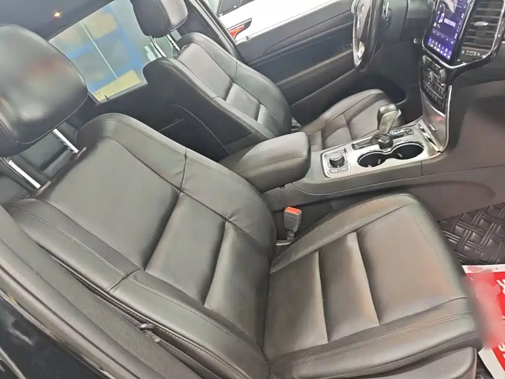 Jeep Grand Cherokee 2021 — фото 25